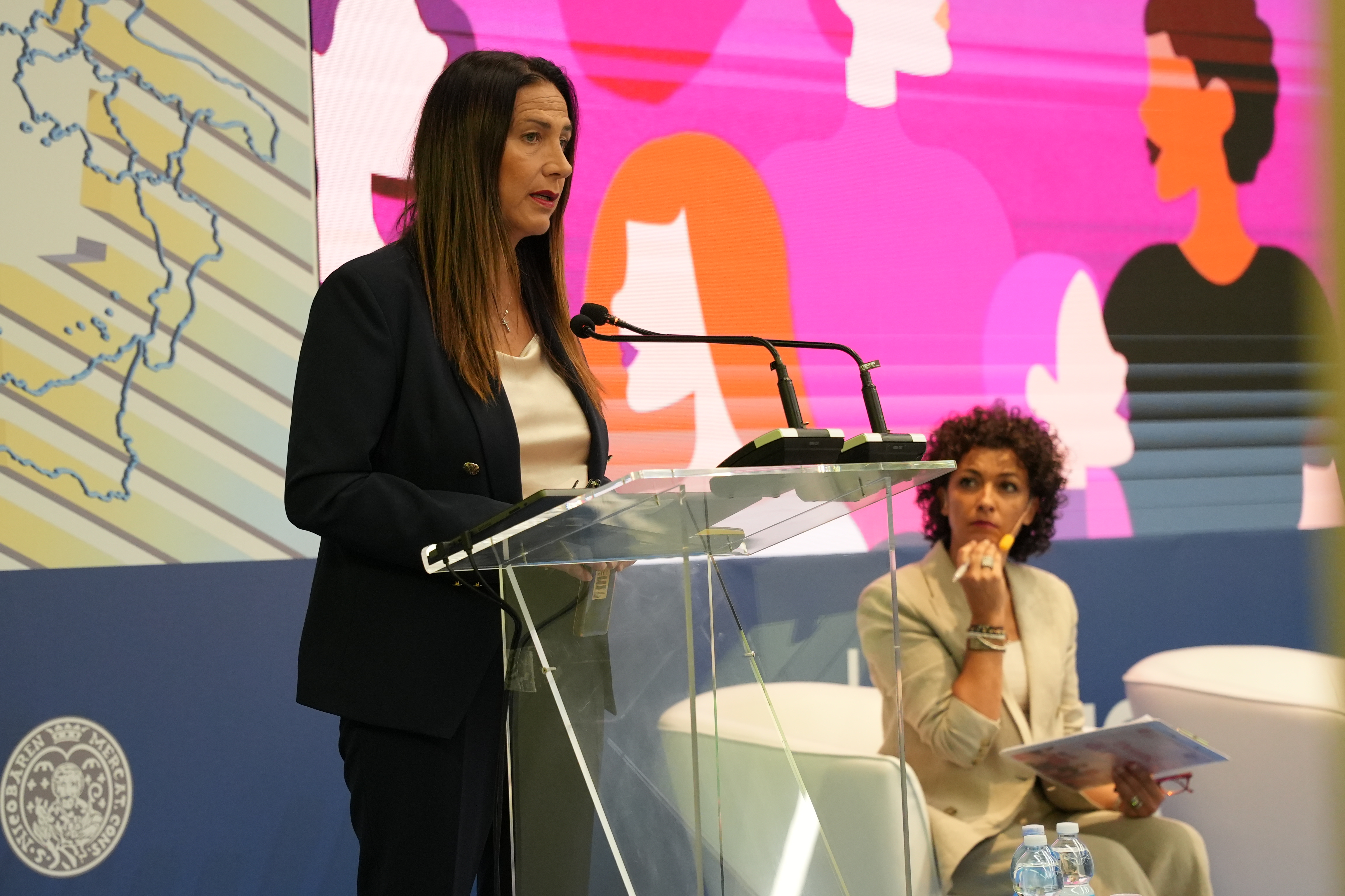 Foto 1 di 28, apre immagine ingrandita