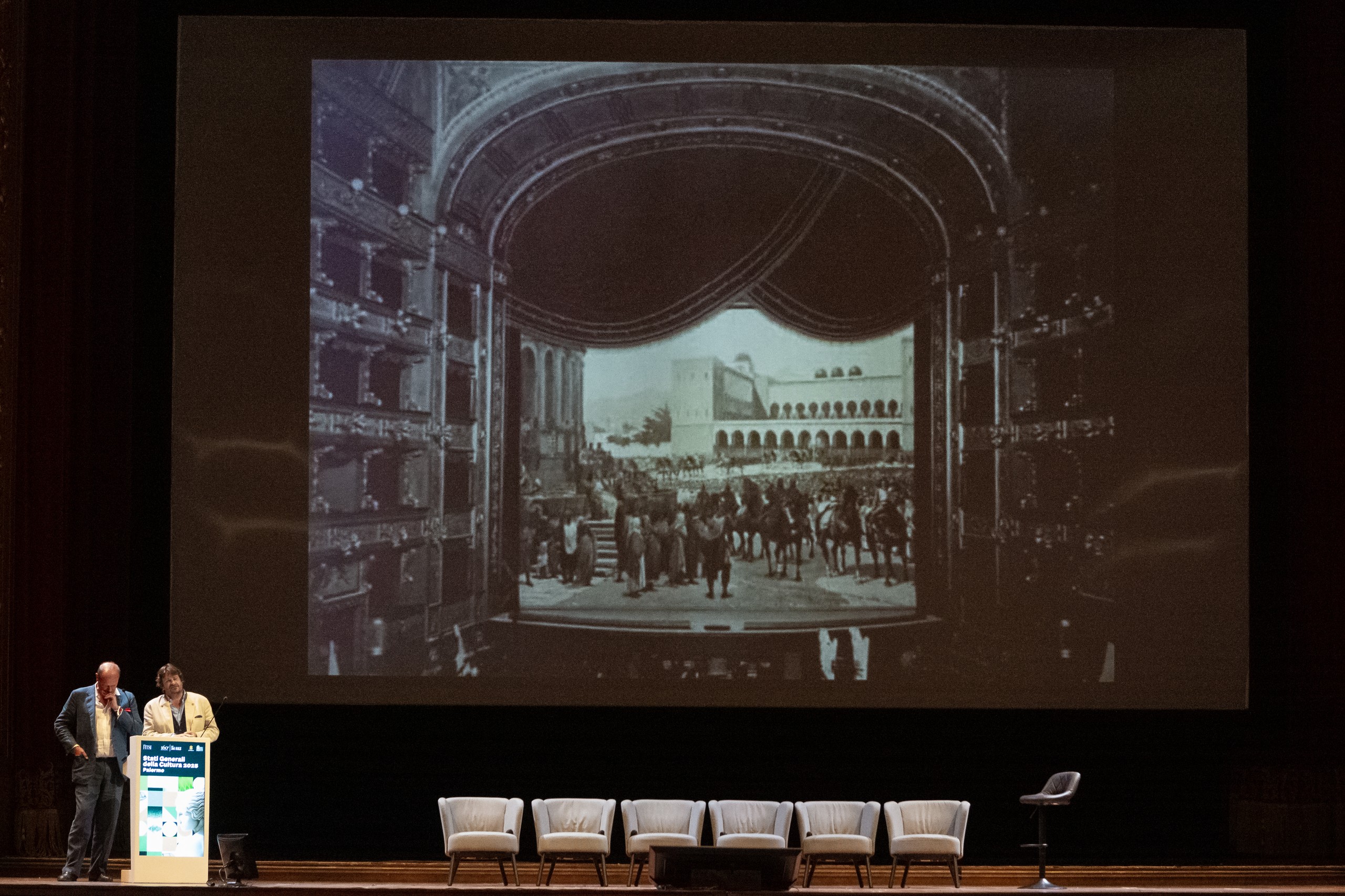 Foto 1 di 50, apre immagine ingrandita