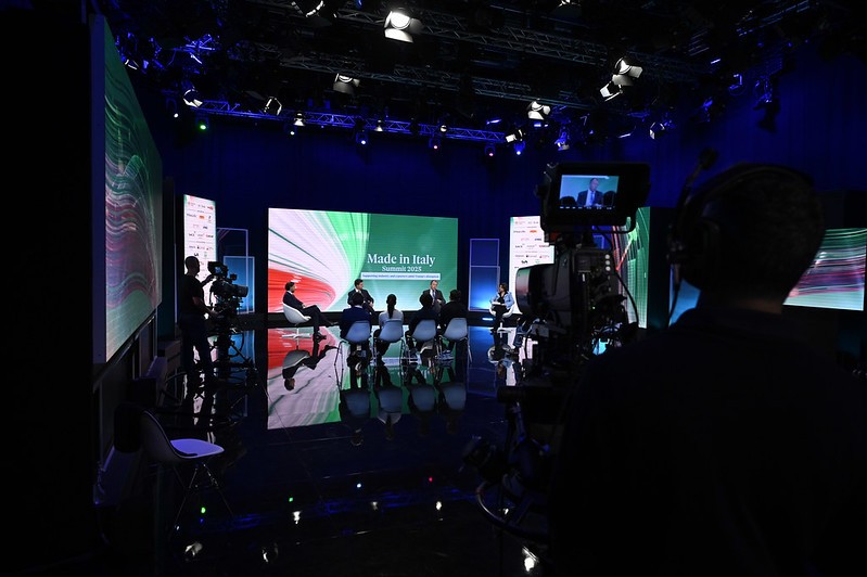 Foto 1 di 24, apre immagine ingrandita