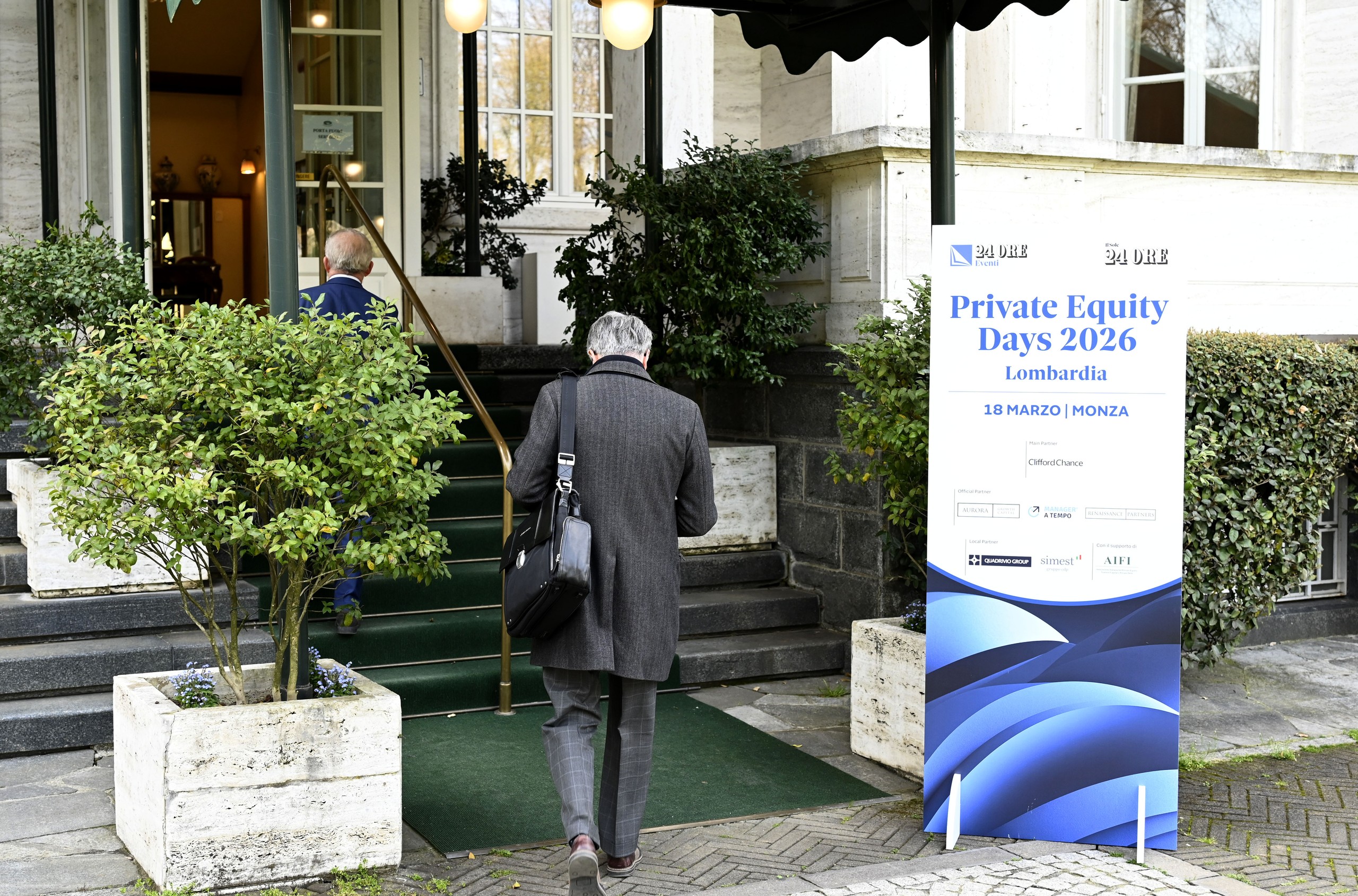 Foto 1 di 50, apre immagine ingrandita